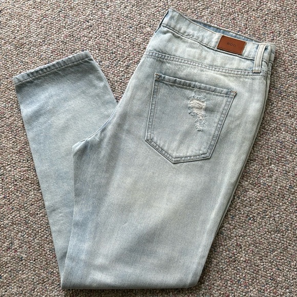 Women's BDG Distressed Slim Fit Boyfriend Jeans Size 29W Measures 35x27 - Picture 4 of 6